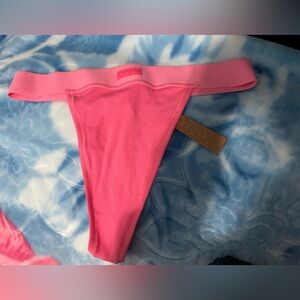 NWT Skims pink Thong
